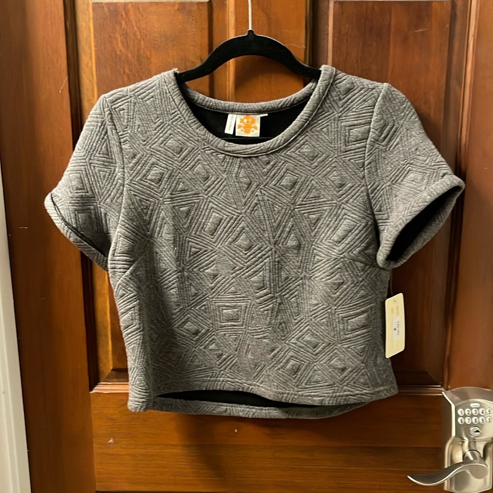 Grey cropped shirt size medium